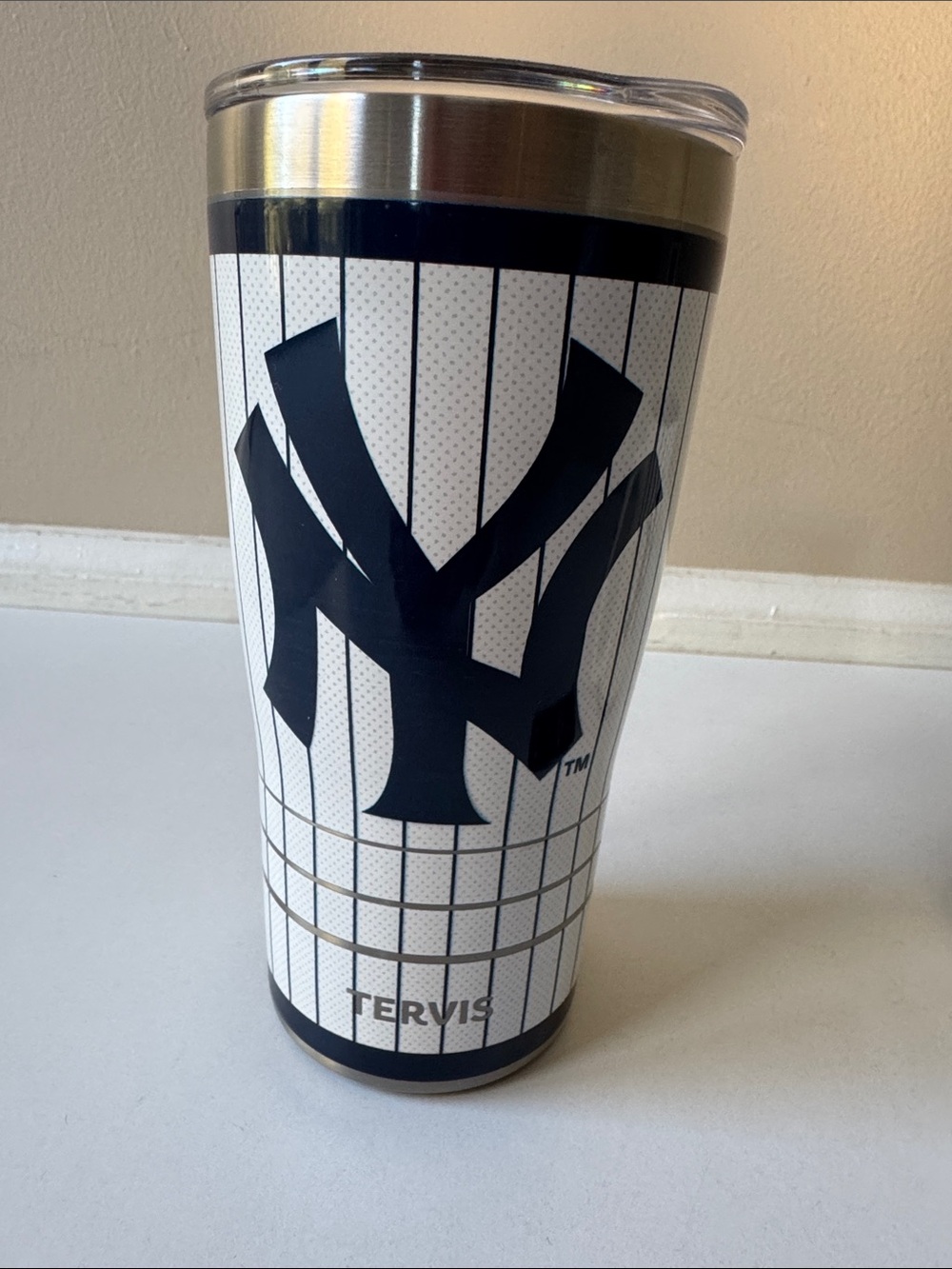 Tervis White and Navy NY Yankees Pinstripe T2 Stainless Tumbler and Mug Set - Picture 3 of 16